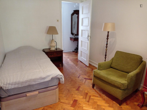 Comfy single bedroom close to Arroios metro station