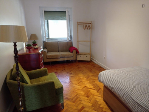 Comfy single bedroom close to Arroios metro station