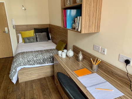  Deluxe Skylight En-Suite  -  Trinity Hall  - Gallery -  1