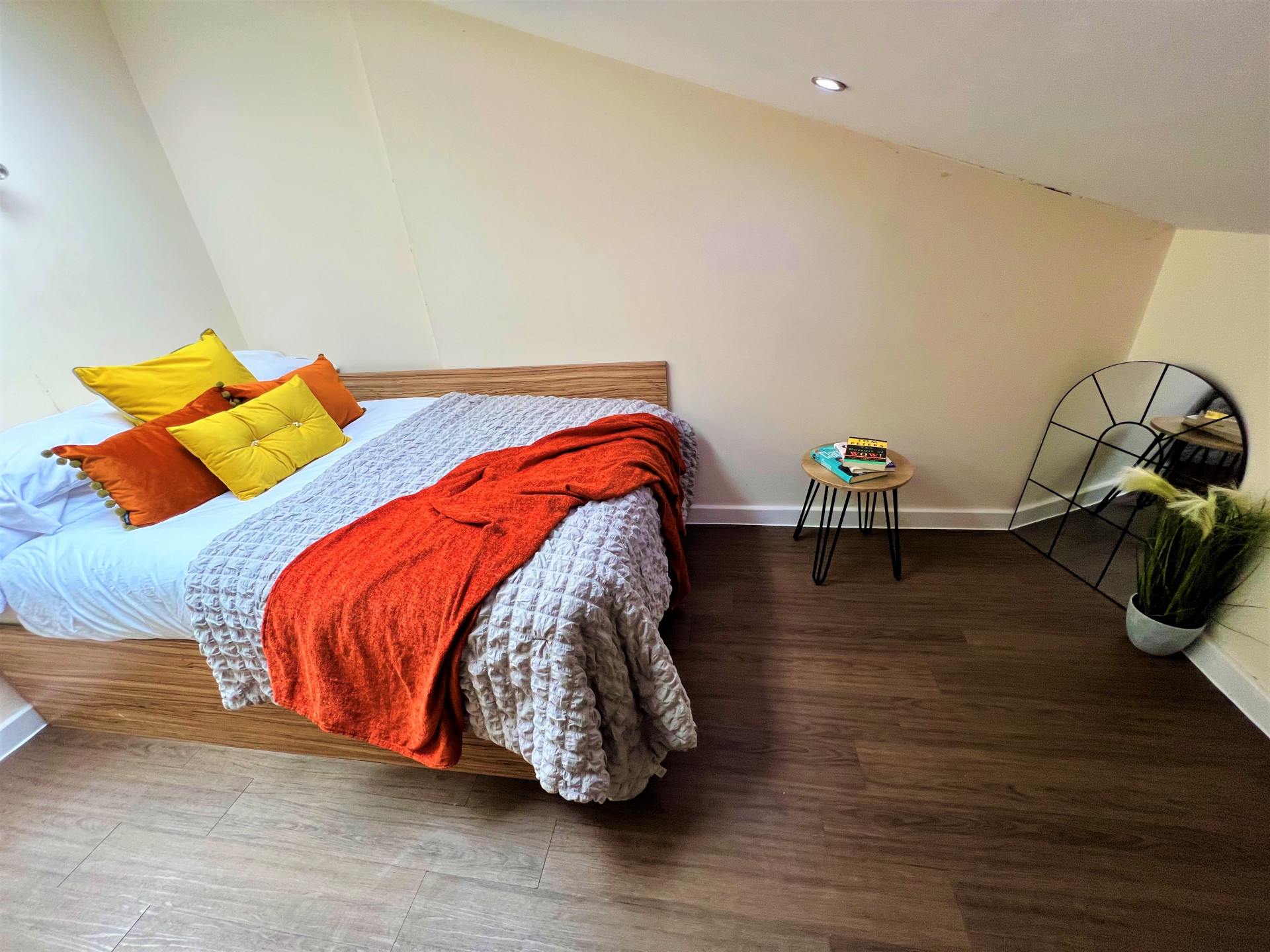  Deluxe Skylight En-Suite  -  Waterside Court  - Gallery -  29