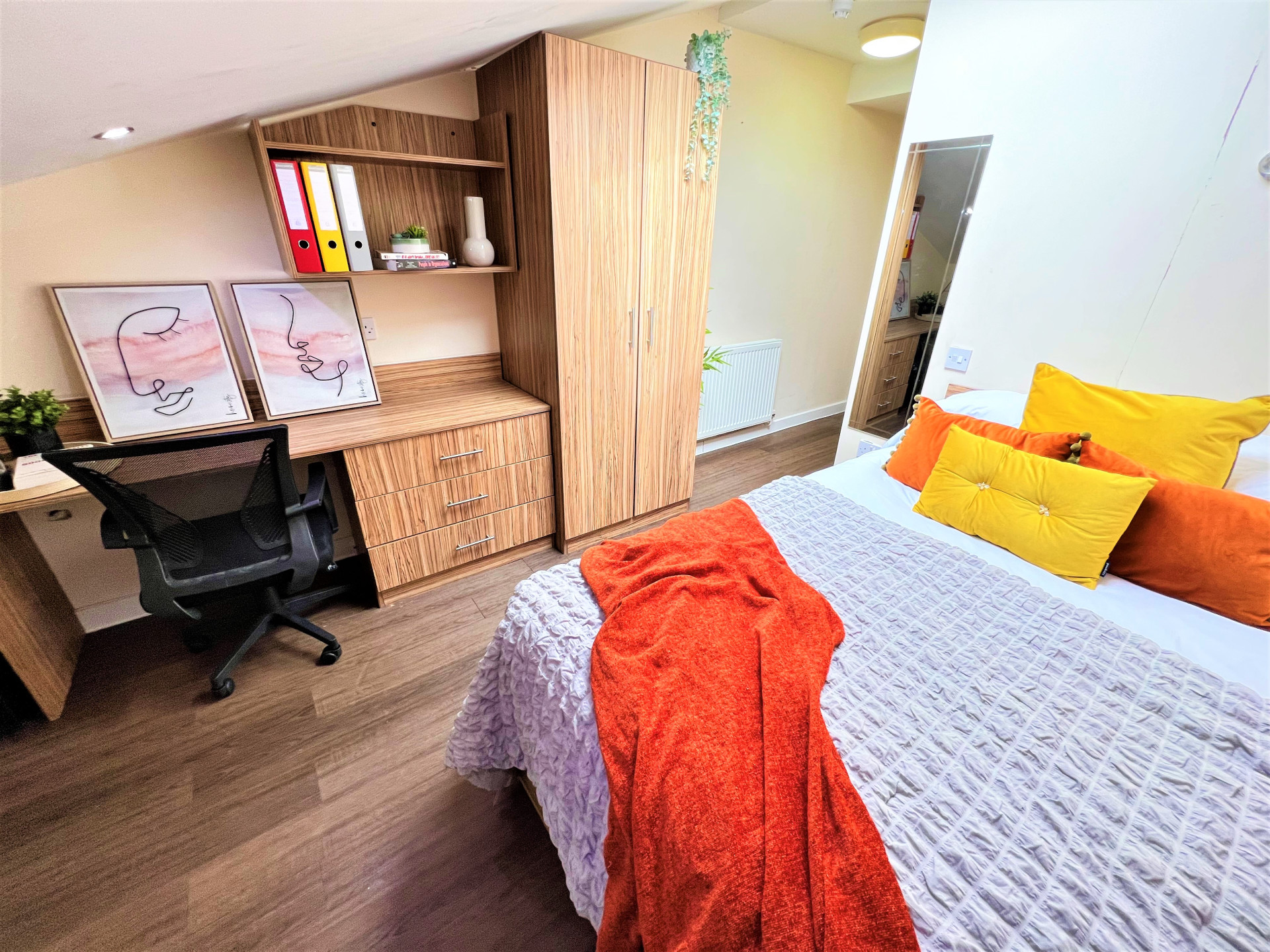  Deluxe Skylight En-Suite  -  Waterside Court  - Gallery -  13