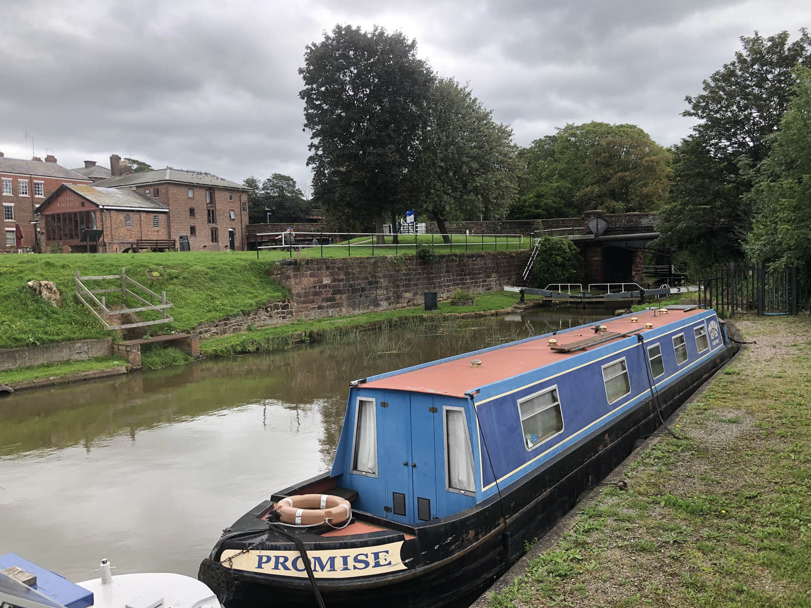  Deluxe En-Suite  -  Waterside Court  - Gallery -  35