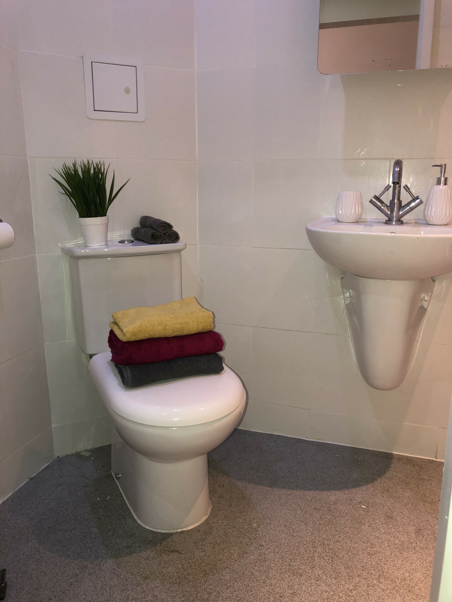  Deluxe En-Suite  -  Waterside Court  - Gallery -  18