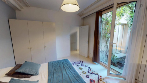 Bright double bedroom in Levallois-Perret