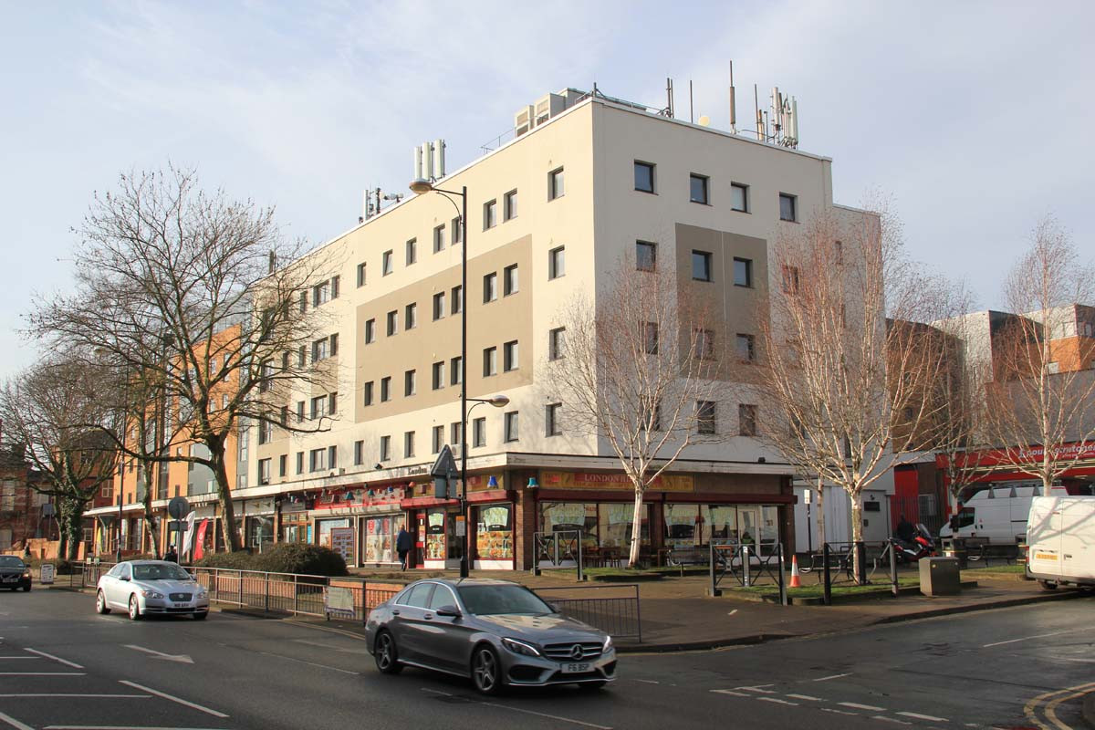  Deluxe Studio, London House  -  Stoke Student Village  - Gallery -  8