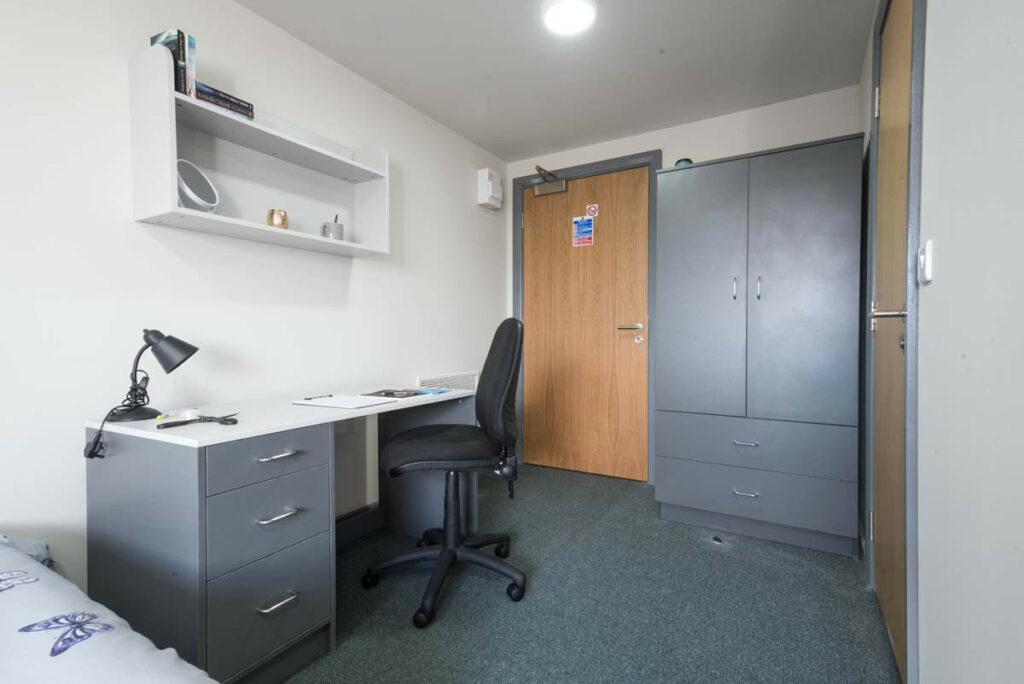  Deluxe Wet Room Studio, Kiln House  -  Stoke Student Village  - Gallery -  2