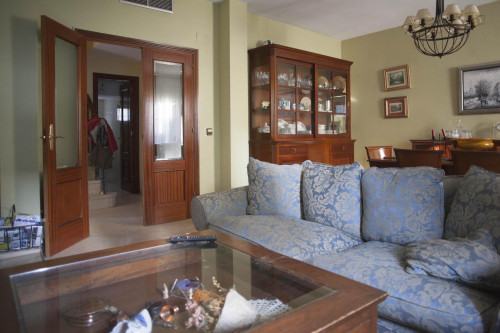 Comfy single bedroom in a house with swimming pool near Sanlúcar la Mayor