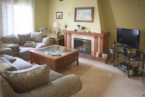 Comfy single bedroom in a house with swimming pool near Sanlúcar la Mayor - Gallery - 17