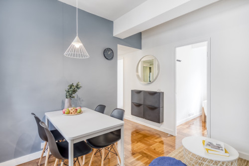 Modern apartment near HKU Station