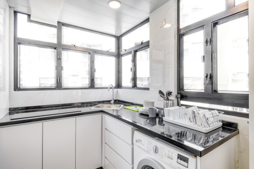 Modern apartment near HKU Station