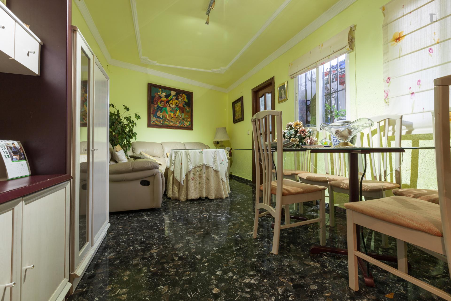 Comfy single bedroom in Zaidín - Vergeles