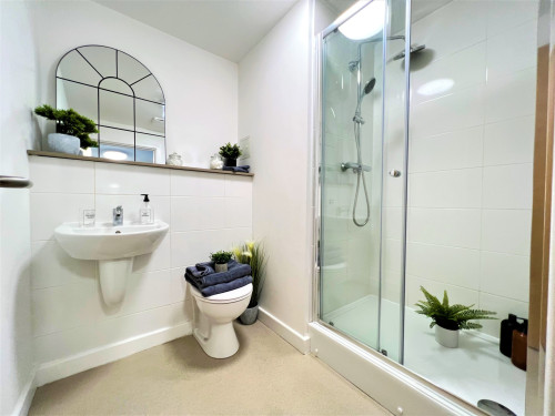 Q Studios - Gallery - 45