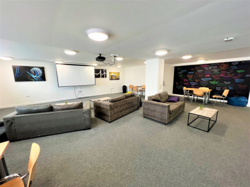 Q Studios - Gallery - 15
