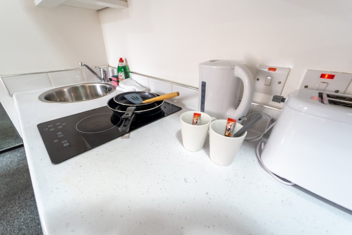  Studio Large  -  24 Dale Road  - Gallery -  9