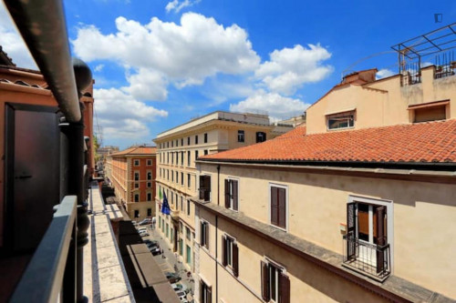 Elegant 2-bedroom apartment not far from the Trevi Fountain