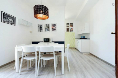 Elegant 2-bedroom apartment not far from the Trevi Fountain