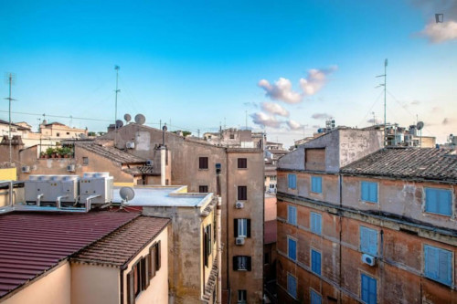 Elegant 2-bedroom apartment not far from the Trevi Fountain