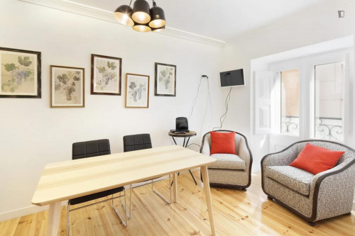 Inviting 2-bedroom apartment in classic Lapa - Gallery - 24