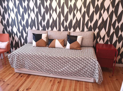 Inviting 2-bedroom apartment in classic Lapa