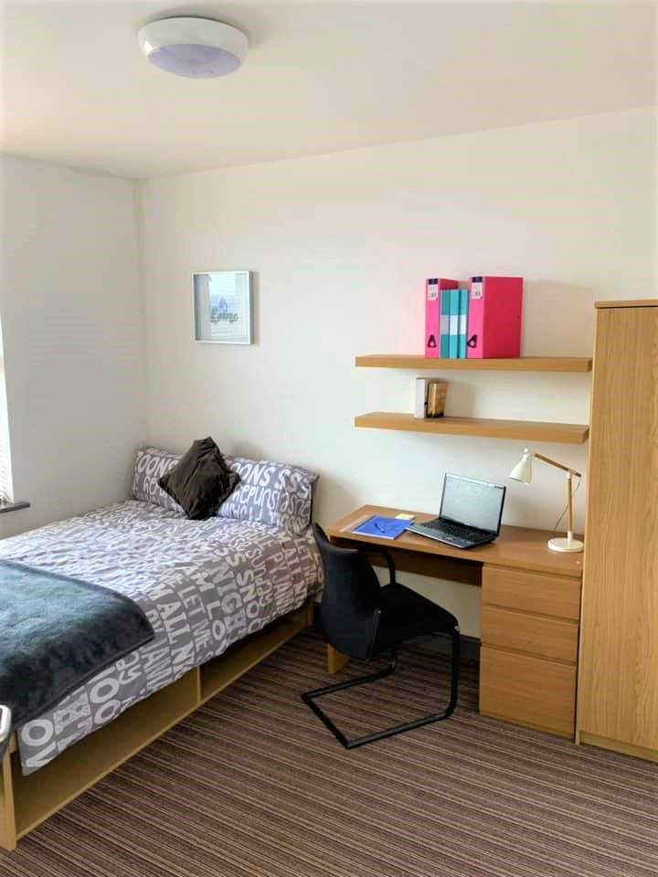  Deluxe Bedroom  -  Millfield House  - Gallery -  8