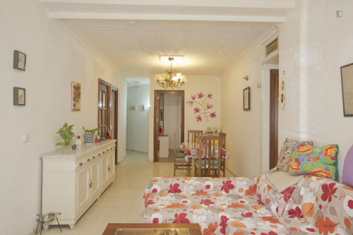 Single bedroom in a 3-bedroom flat, in Poligono Sur - Gallery - 15