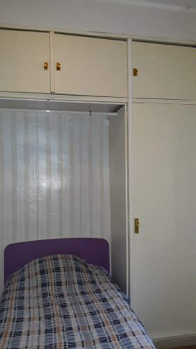 Single bedroom in a 3-bedroom flat, in Poligono Sur - Gallery - 20