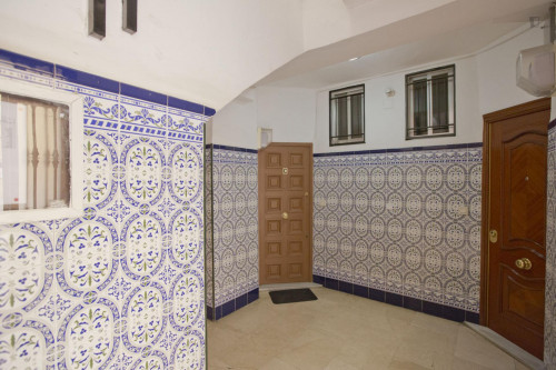 Single bedroom in a 3-bedroom flat, in Poligono Sur - Gallery - 7