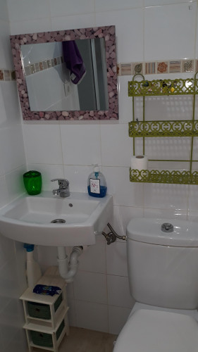 Single bedroom in a 3-bedroom flat, in Poligono Sur - Gallery - 8