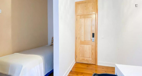 Comfy single bedroom near the Intendente metro