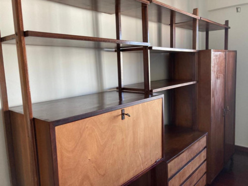 Welcoming single bedroom near Escola Superior de Comunicação Social