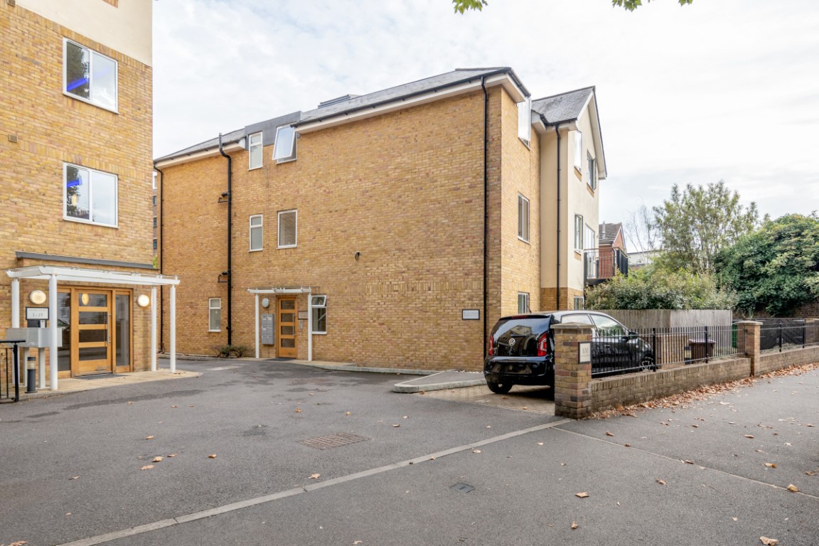 Lomond Court