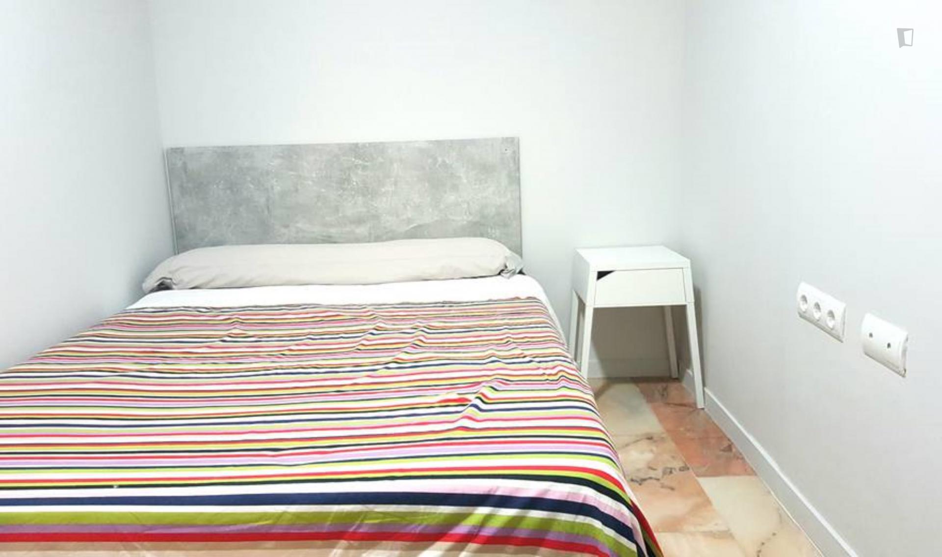 Central located room in a wonderful girls house