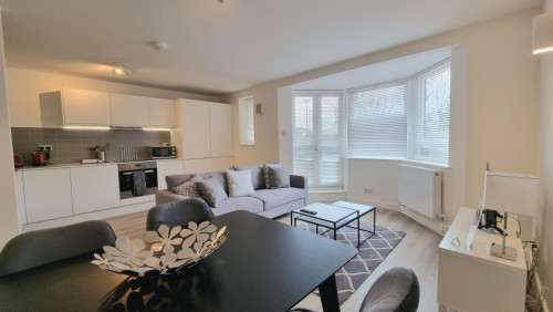 Kew Bridge Court  - Gallery -  3