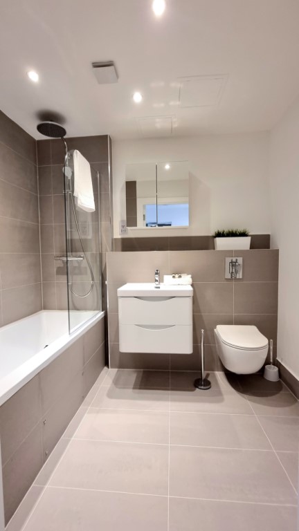  One Bedroom Apartment  -  Kew Bridge Court  - Gallery -  4
