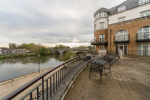 Thames Edge
