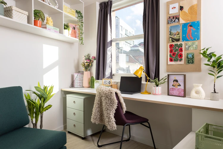 Large Highest Double En-Suite - Bromley Place - Gallery - 4