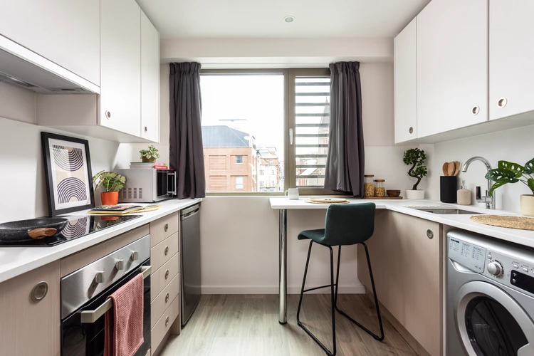  Medium Standard Double Studio  -  Bromley Place  - Gallery -  2