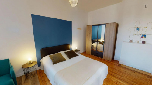 Excellent double ensuite bedroom in the centre of Bordeaux