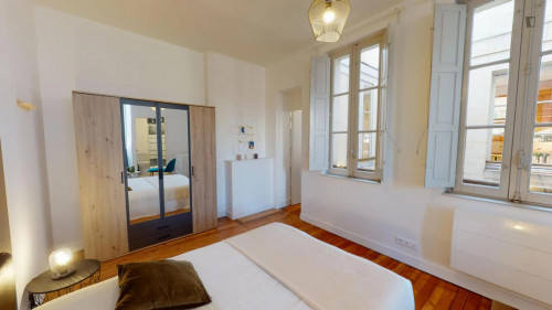 Excellent double ensuite bedroom in the centre of Bordeaux