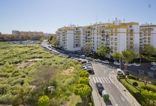 Bright double bedroom not far from Facultad de Medicina  - Gallery -  5