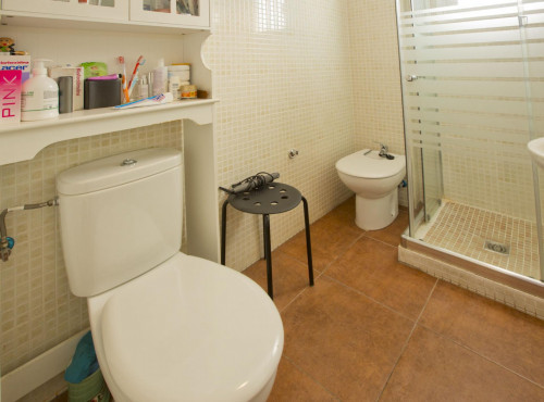 Bright double bedroom not far from Facultad de Medicina - Gallery - 13