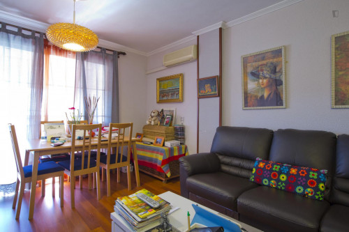 Bright double bedroom not far from Facultad de Medicina - Gallery - 8