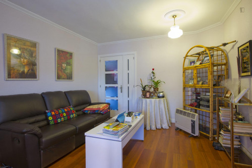 Bright double bedroom not far from Facultad de Medicina - Gallery - 9