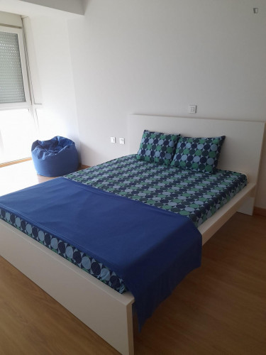 Colourful Double Bedroom close to Praia de Carcavelos - Gallery - 11