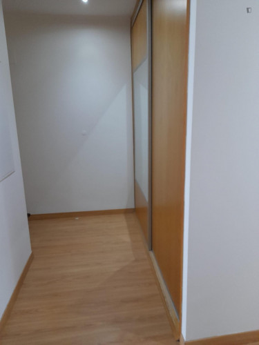 Colourful Double Bedroom close to Praia de Carcavelos