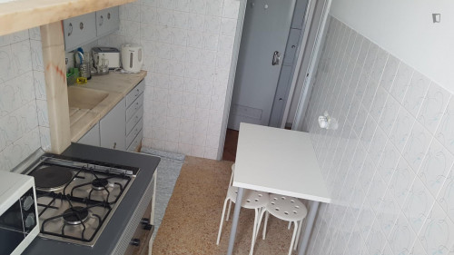 Amazing single room in Benfica, near Colombo and metro station