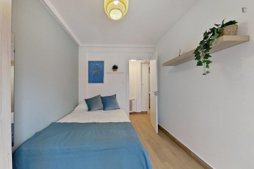 Appealing single bedroom