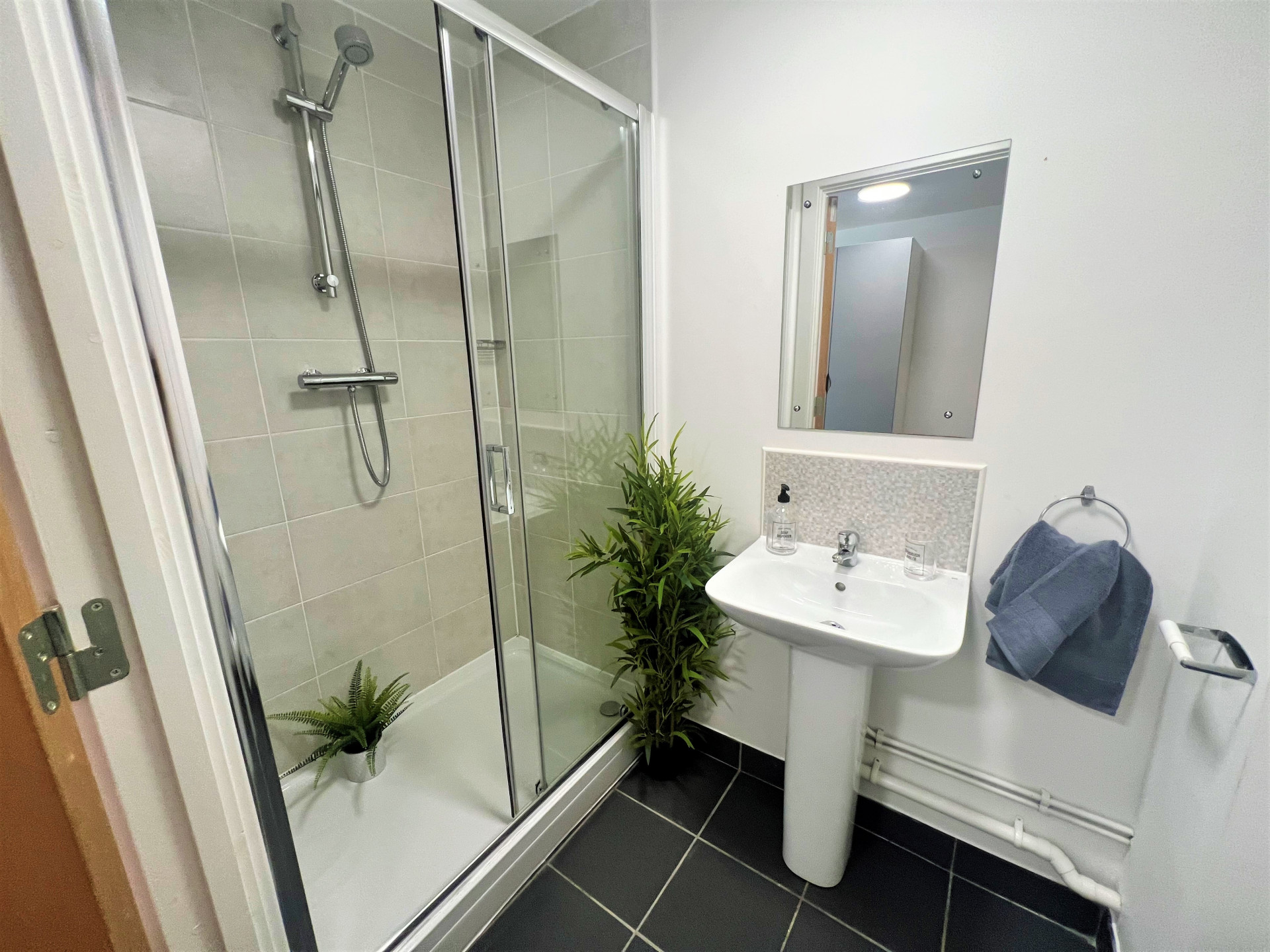  Premier Luxe Studio  -  Tudor Studios  - Gallery -  17