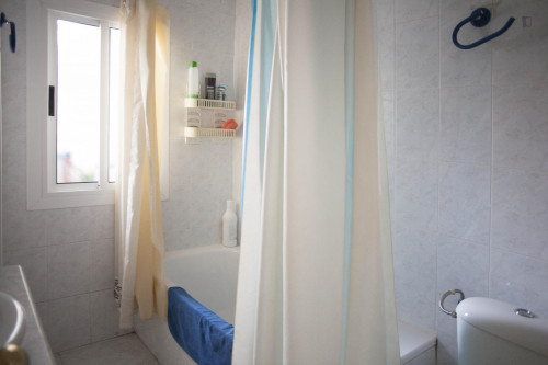 Vibrant single bedroom in a complex in Montequinto - Gallery - 8