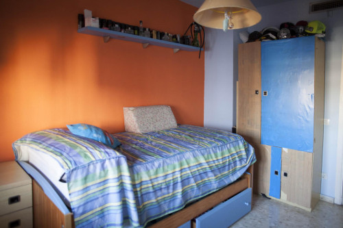 Vibrant single bedroom in a complex in Montequinto